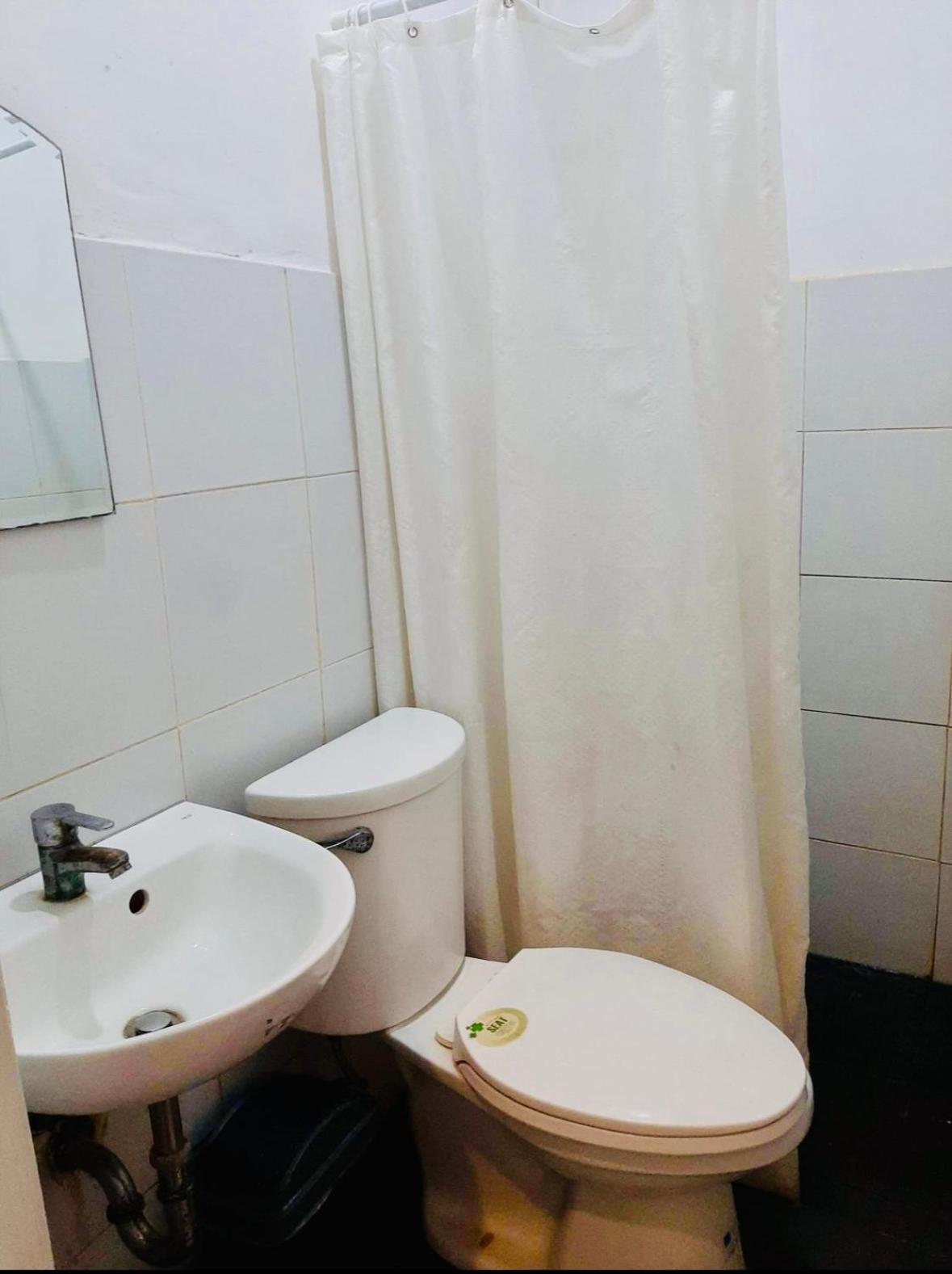 Hometown Hotel - Lacson Баколод Екстериор снимка