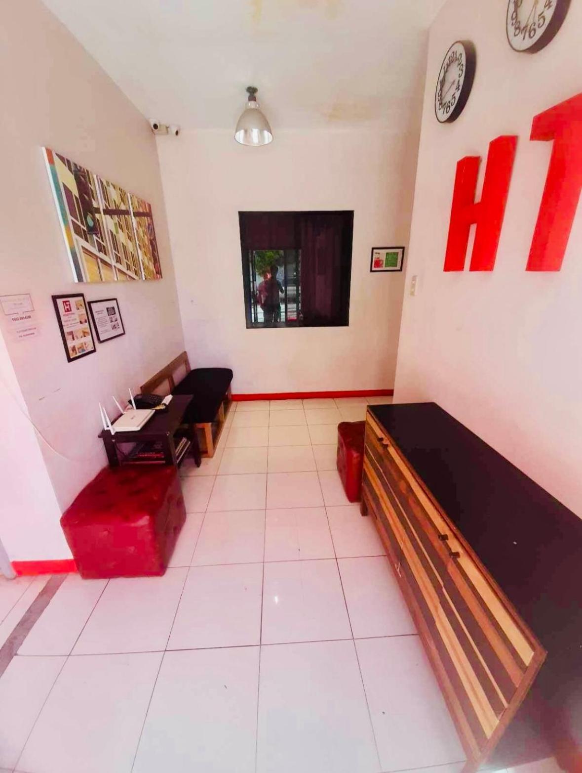 Hometown Hotel - Lacson Баколод Екстериор снимка