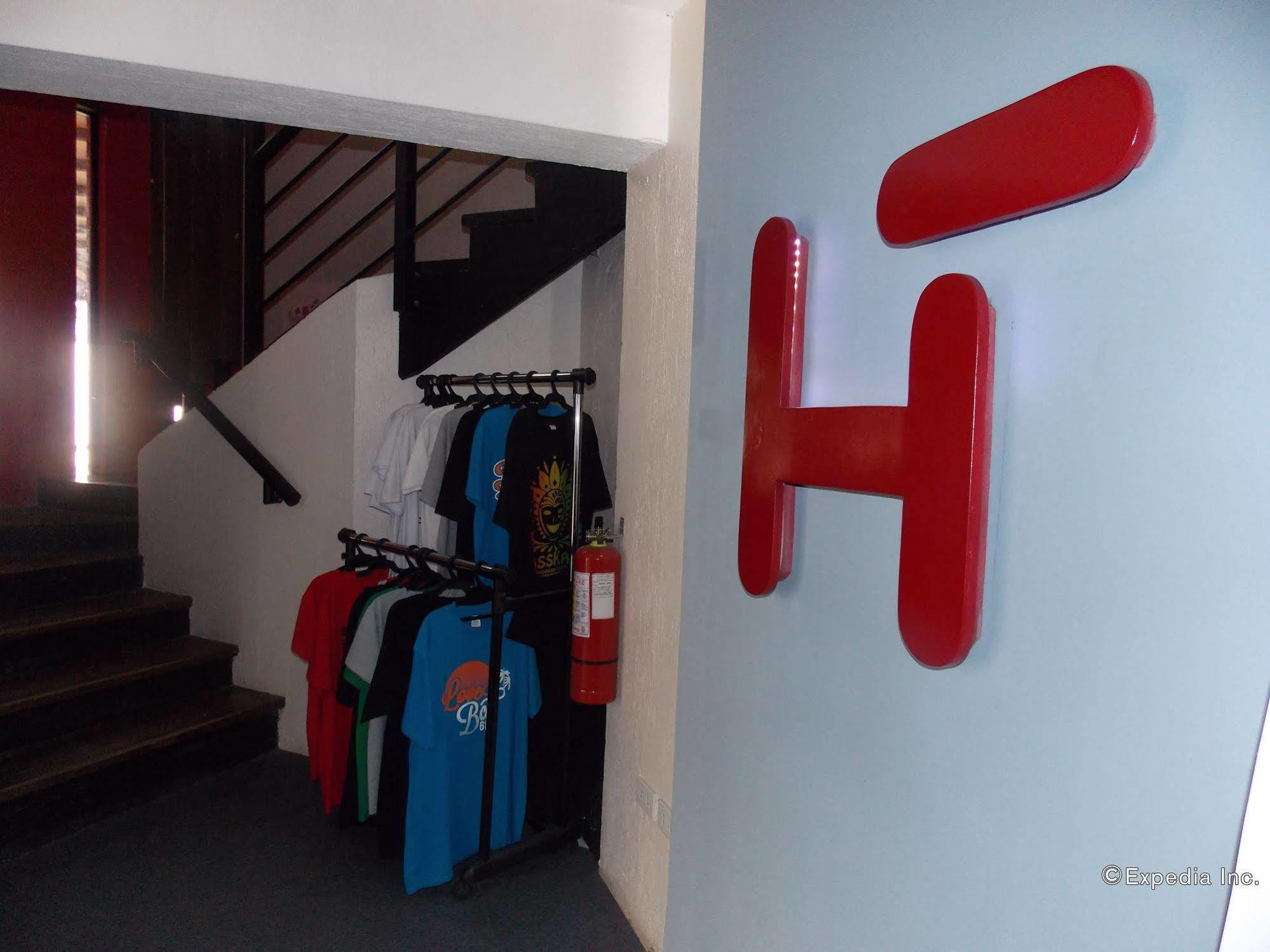 Hometown Hotel - Lacson Баколод Екстериор снимка